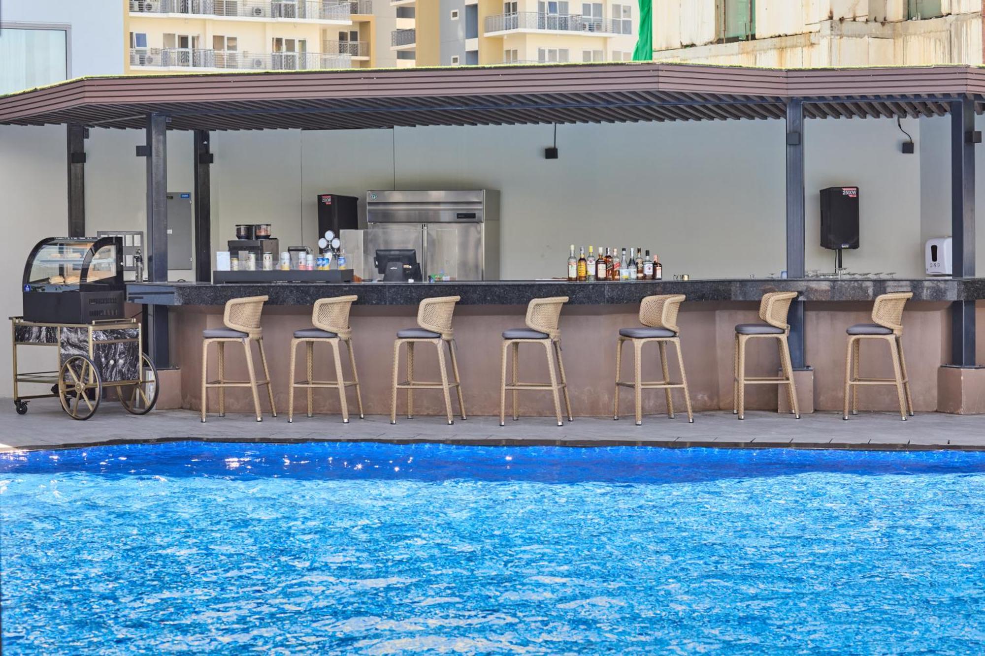 Grand Westside Manila Bay Hotel Paranaque City Exterior photo